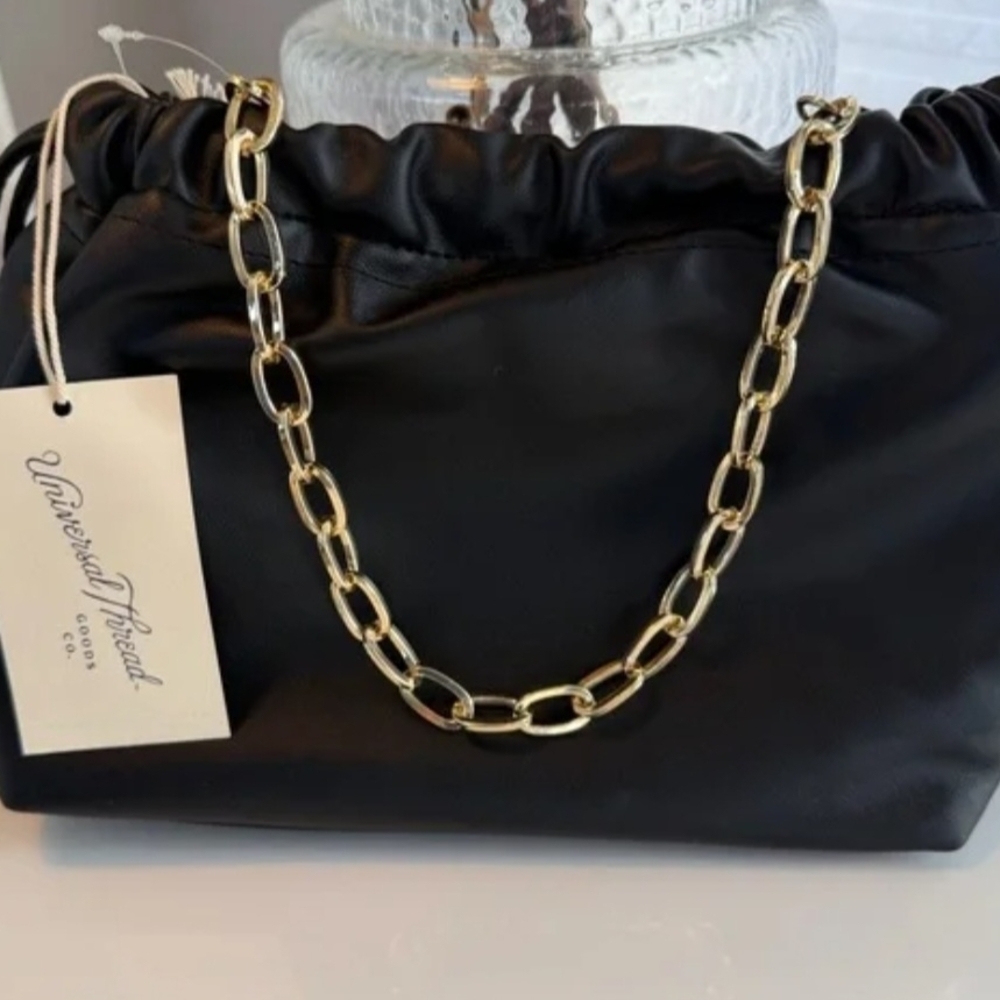 Universal Thread Elegant Black Shoulder Bag with Gold Chain